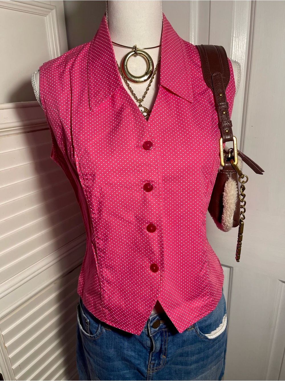 Vinci : Pink Polka Dot Button Up Blouse!!